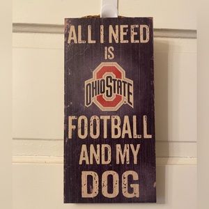 The Ohio State Buckeyes 🏈🏈🏈door hanger or wall decor 🐶🐶🐾🐾🐕‍🦺🐕‍🦺🐕🦮🦴